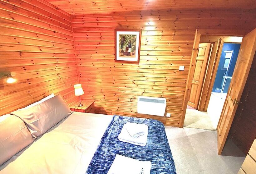 Braemar Lodge Cabins