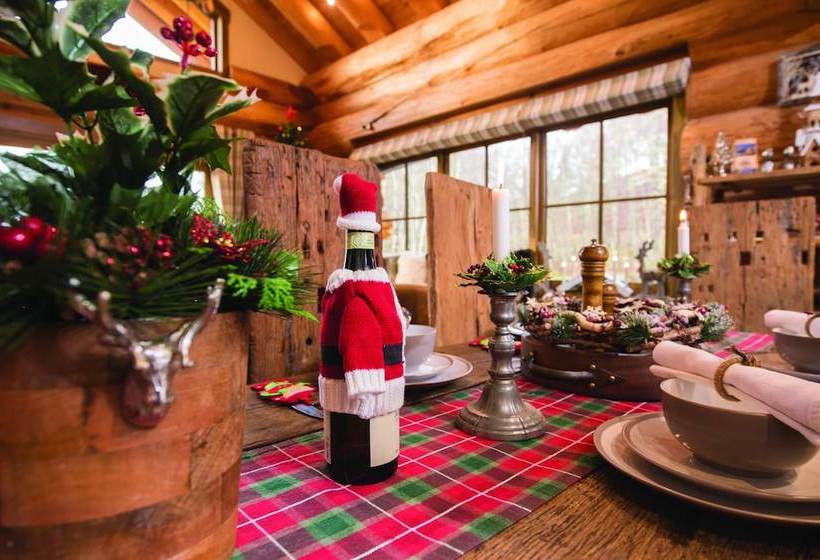 Caledonian Cabin + Hot Tub