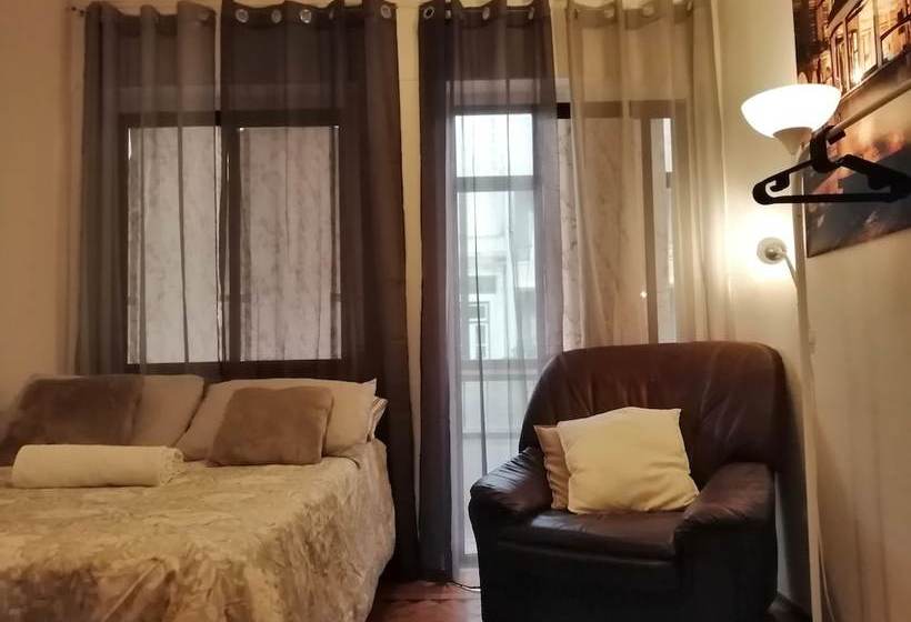 Charming 53 Rooms In Cacilhas  Hostel