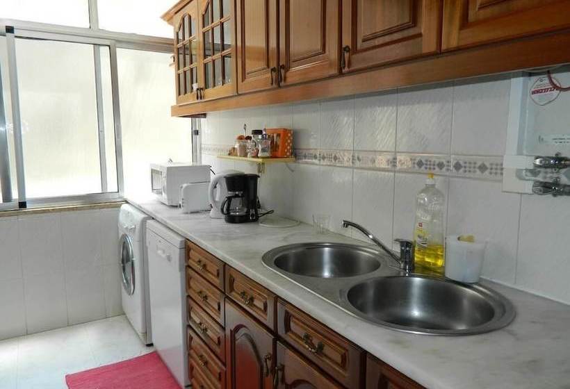 Charming 53 Rooms In Cacilhas  Hostel