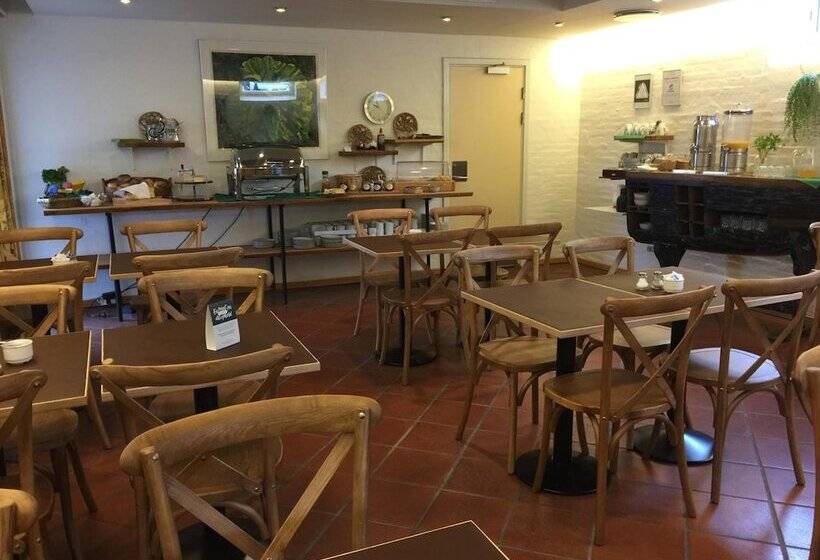 City Hotel Apartments