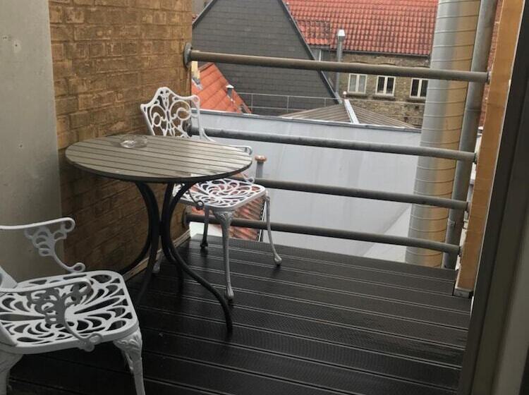 City Hotel Apartments