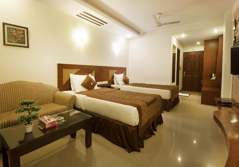 Hotel Asian Suites  The Pearl A586