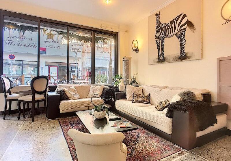 ホテル Le Provence Hôtel Golfe Juan