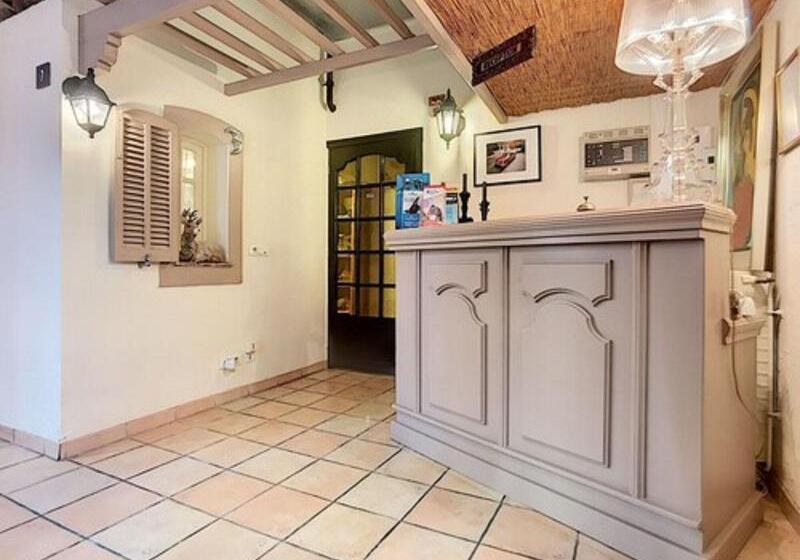 ホテル Le Provence Hôtel Golfe Juan