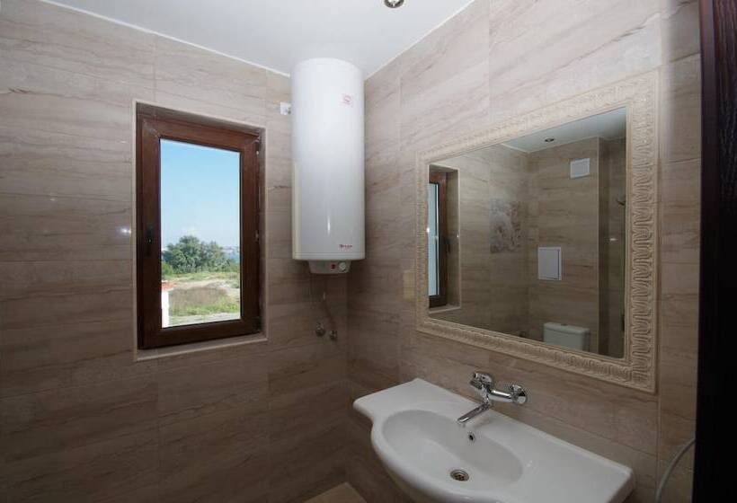 Отель Lily Beach Resort