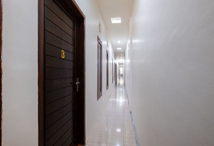 酒店 Oyo 1695 Royal Senggigi