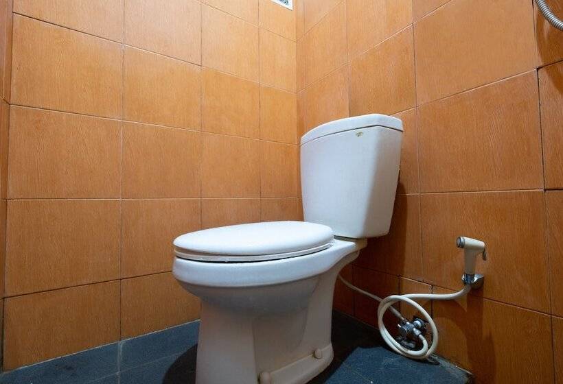 酒店 Oyo 1695 Royal Senggigi