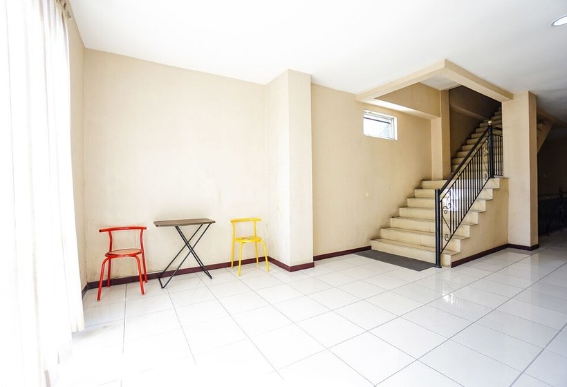 فندق Oyo 2526 D Komo