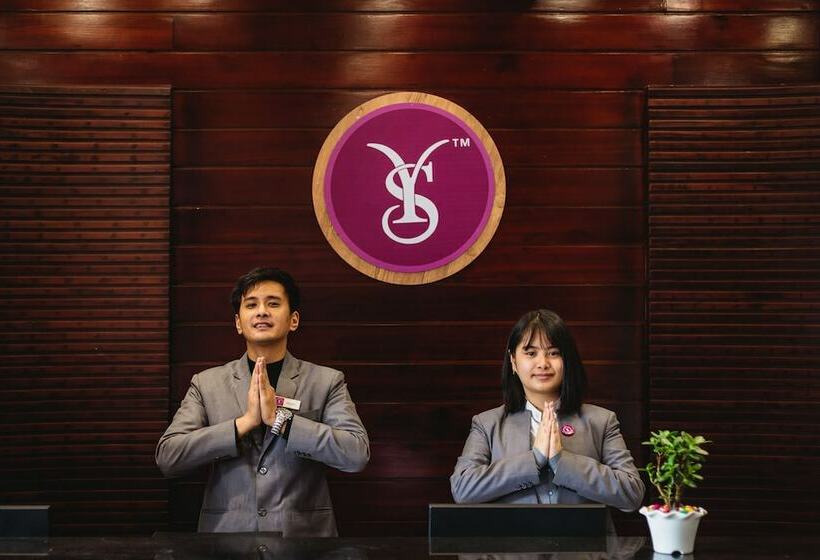 Отель Queens Yard Suites & Spa By Sumi Yashshree