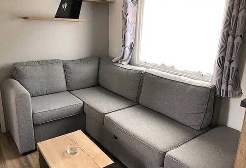 ホテル Sarcelle D été