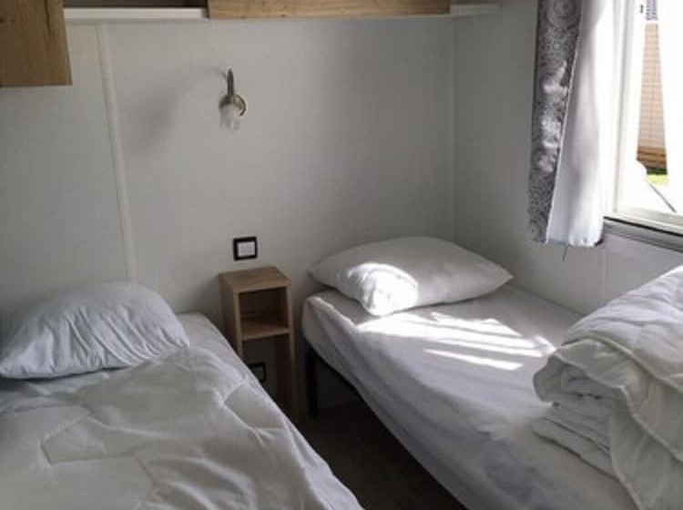 ホテル Sarcelle D été