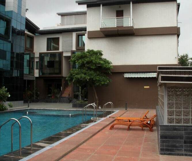 Отель Vinnca Krishna Park