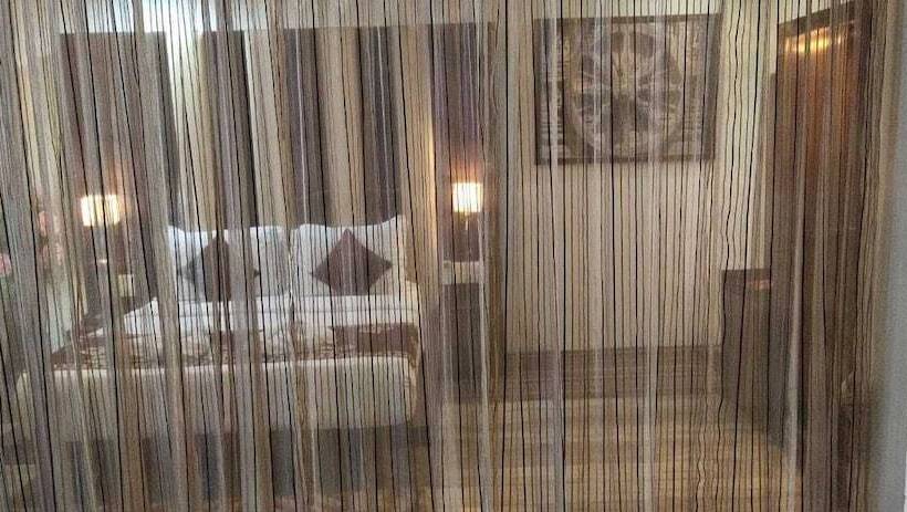 Отель Vinnca Krishna Park