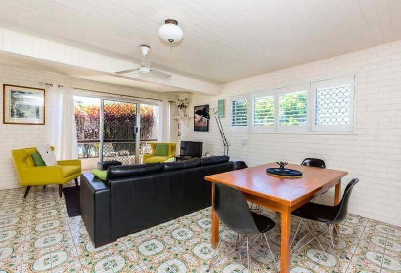 Lyrona 3/35 Avocet Parade