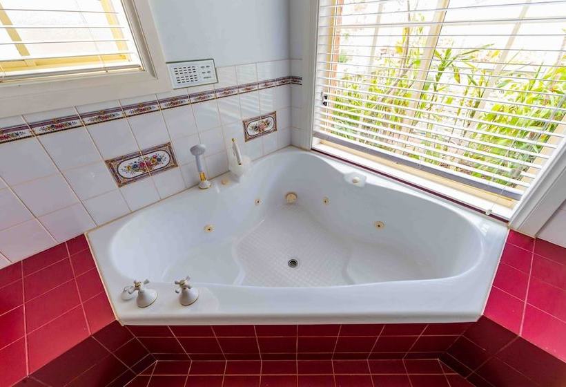 ペンション Angaston House