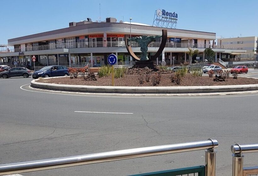 بنسيون Low Cost Rooms Las Llaves 4