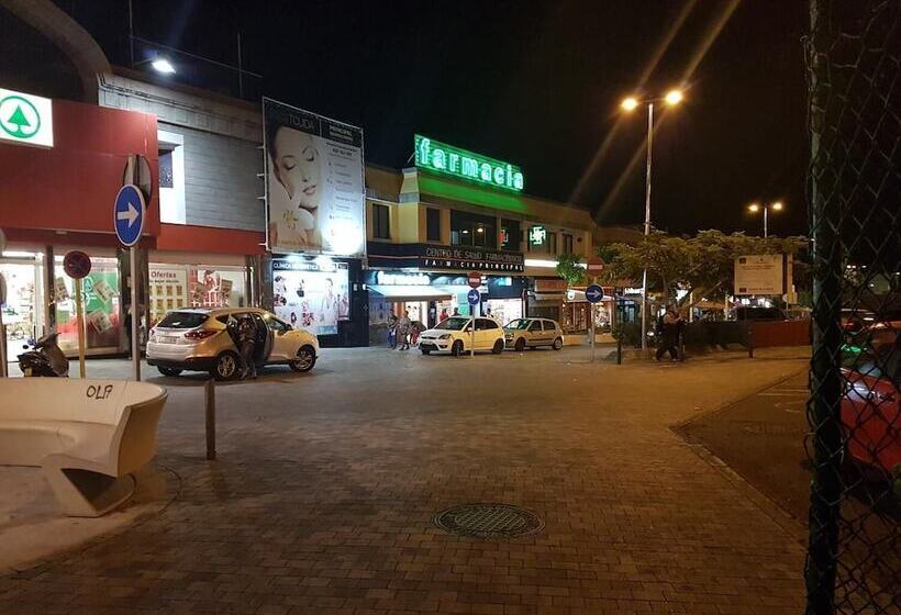 بنسيون Low Cost Rooms Las Llaves 4