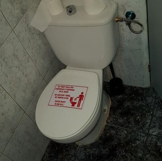 بنسيون Low Cost Rooms Las Llaves 4