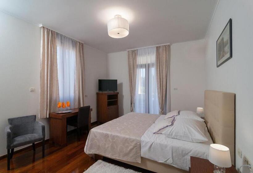 بنسيون Luxury Rooms Near The Beach1