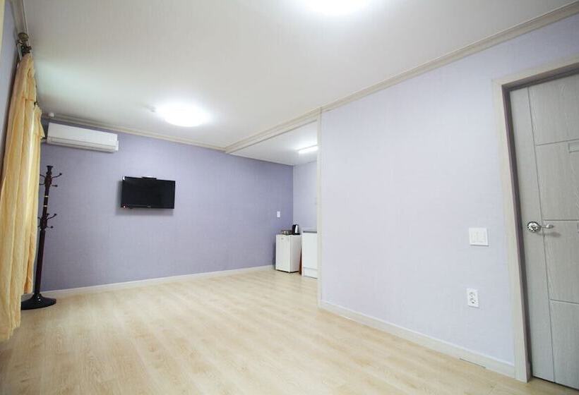 פנסיון Muju Haebaragi Hostel