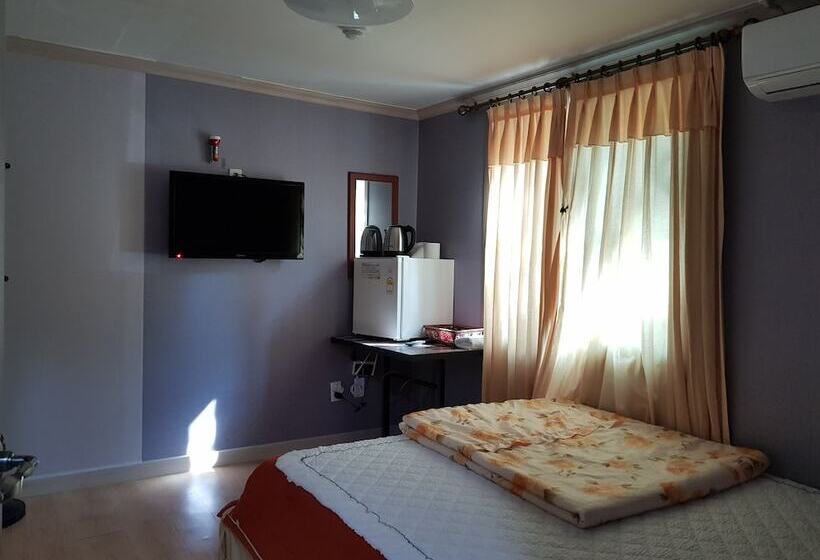 פנסיון Muju Haebaragi Hostel