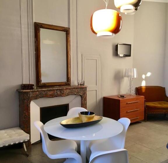 膳宿费 Palais Des Rois D Aragon