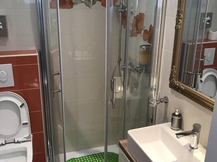 ペンション Pula Antic Rooms In Center