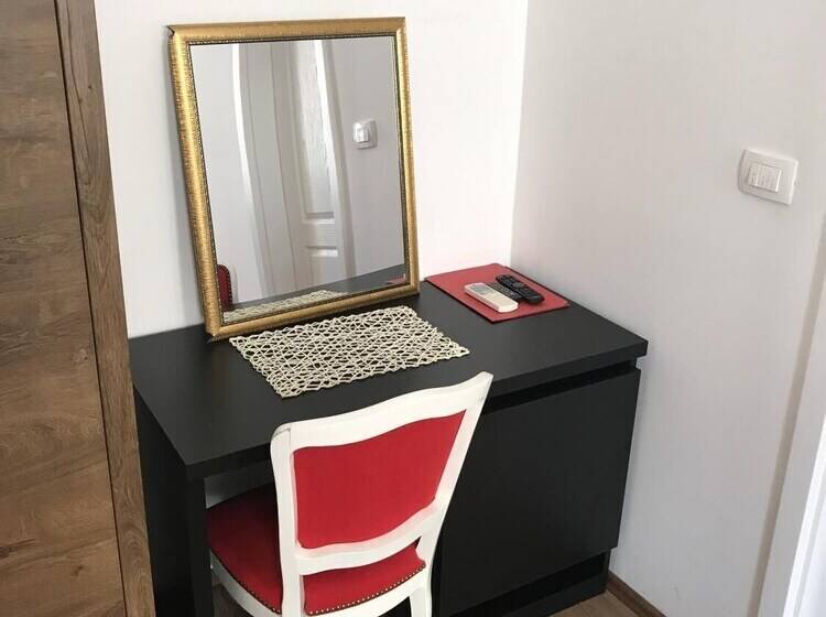 ペンション Pula Antic Rooms In Center