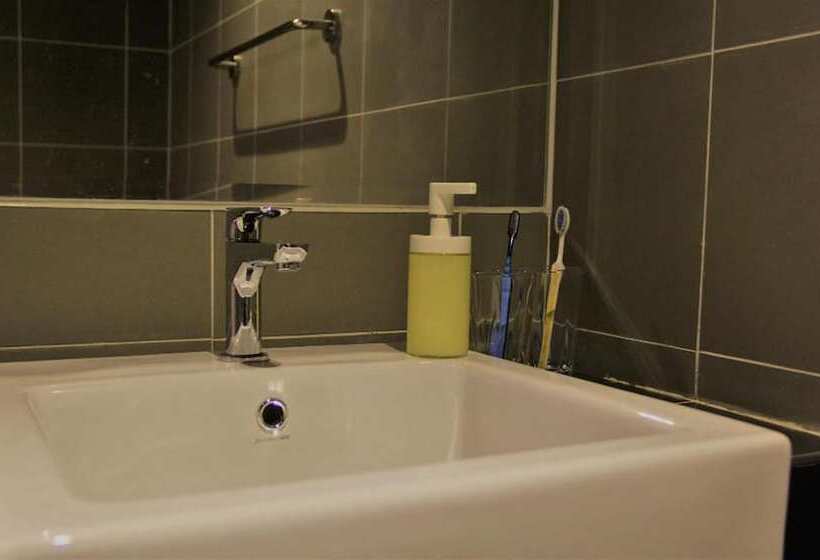 بنسيون Rail Suite Kk Near Kota Kinabalu Airport