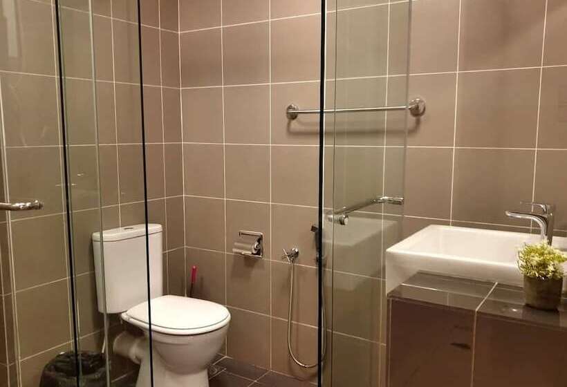 פנסיון Stay Awhile At Aeropod Sovo Studio