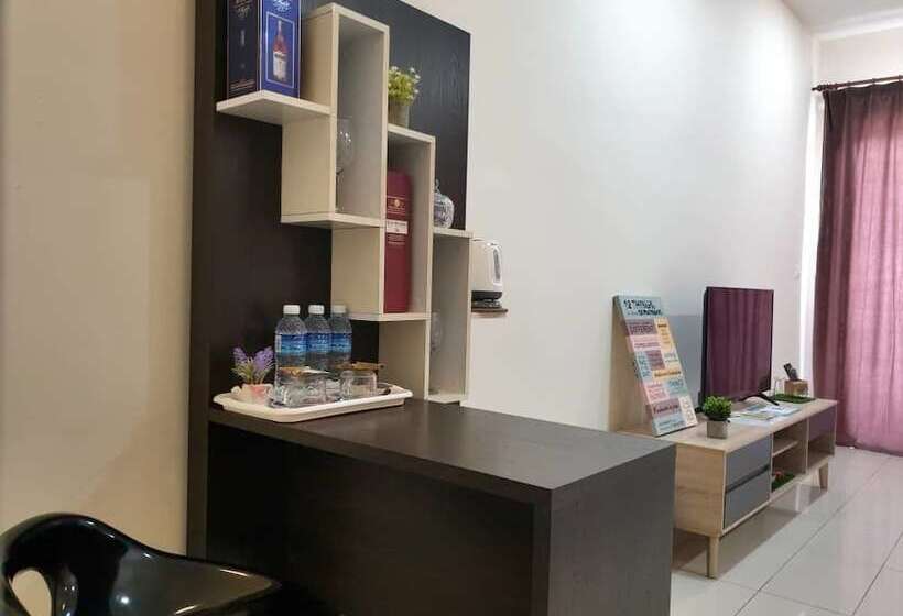 פנסיון Stay Awhile At Aeropod Sovo Studio