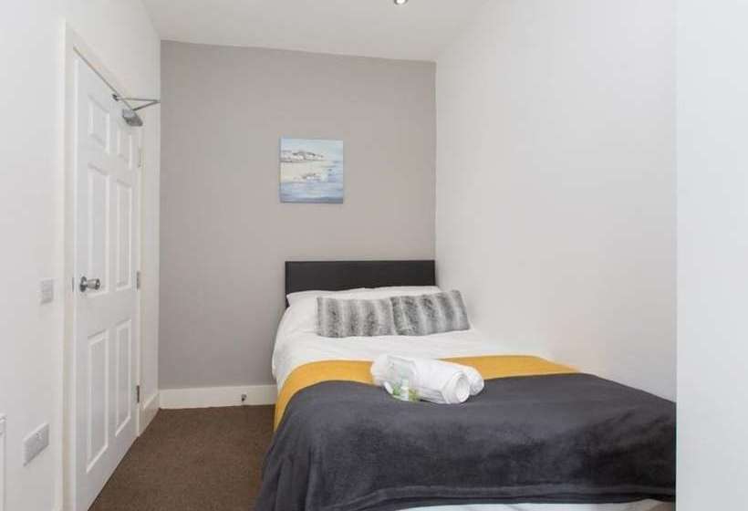 פנסיון Townhouse @ Balfour St