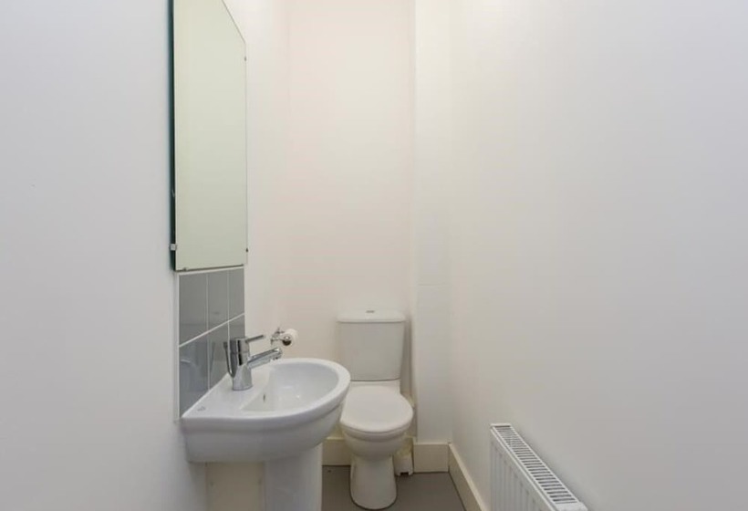 פנסיון Townhouse @ Balfour St