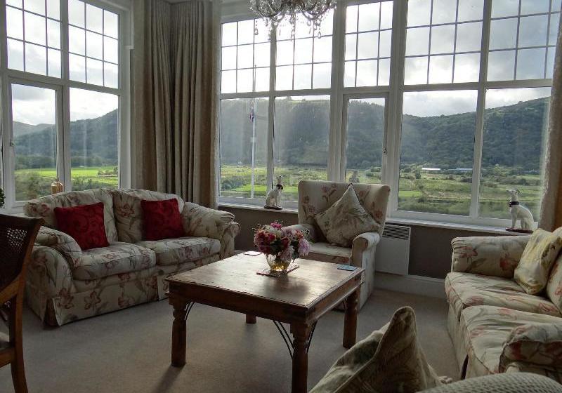 Plas Maenan Country House