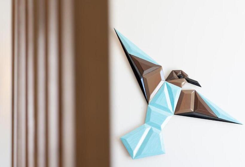 استراحتگاه Alexandra Elegance Bridging Generations