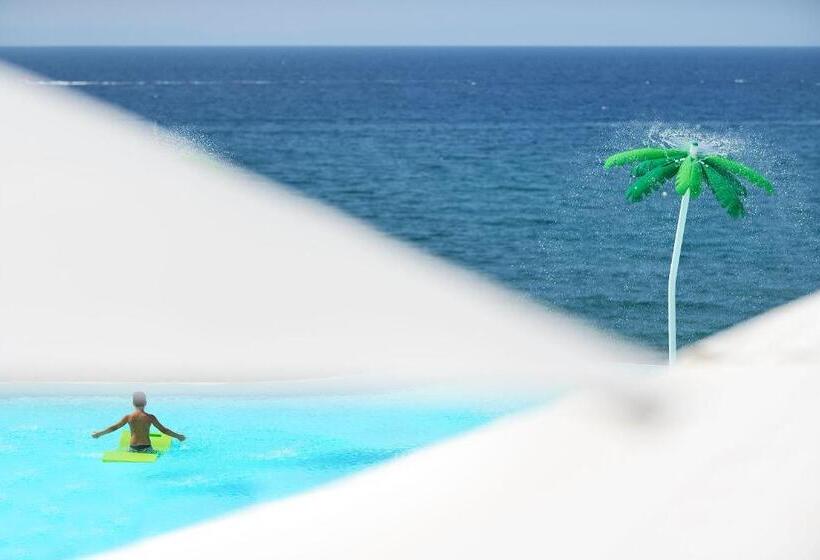 استراحتگاه Alexandra Elegance Bridging Generations