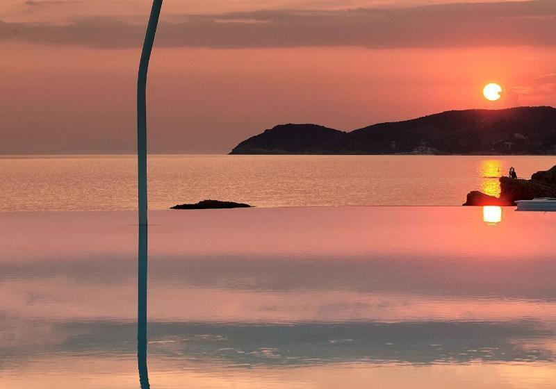 リゾートホテル Alexandra Elegance Bridging Generations