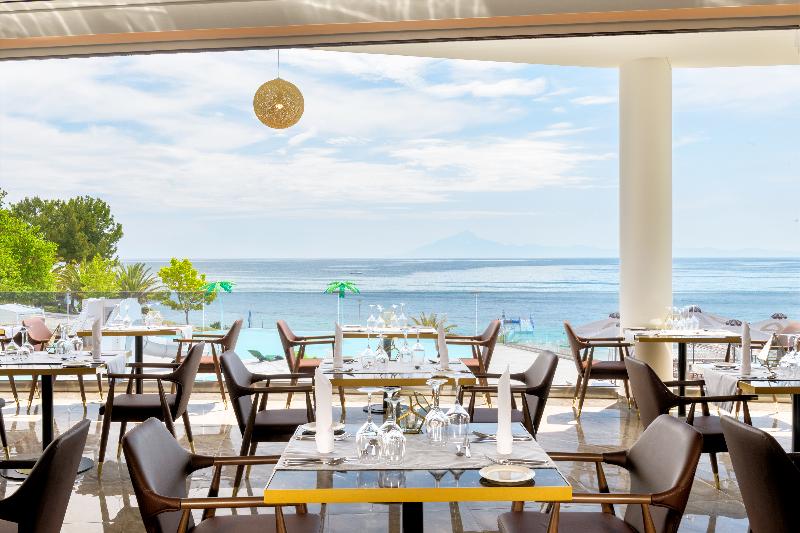 استراحتگاه Alexandra Elegance Bridging Generations