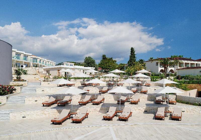 استراحتگاه Alexandra Elegance Bridging Generations