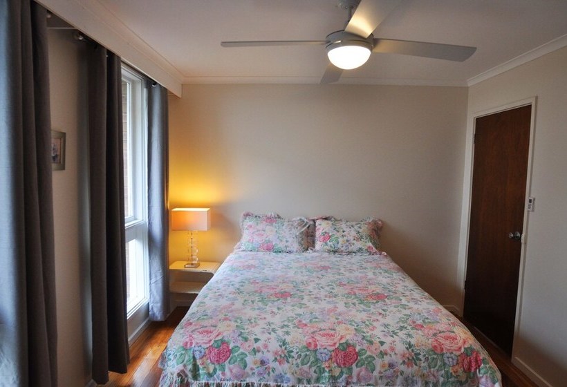 Salty Sands  Meters From The Beach, Free Wifi