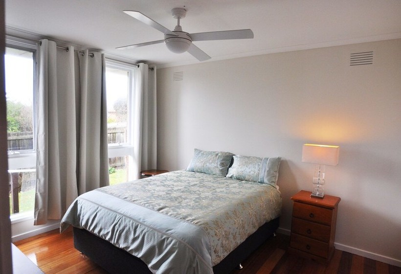 Salty Sands  Meters From The Beach, Free Wifi