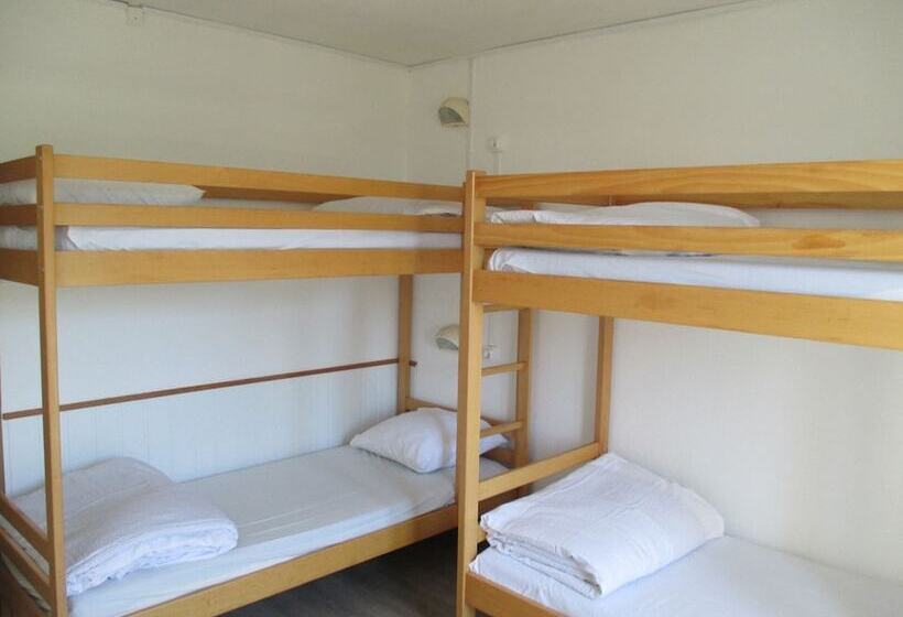 호스텔 Auberge De Jeunesse Hi Chamrousse