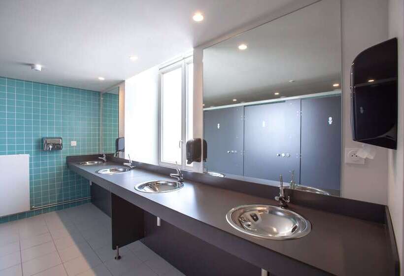 هاستل The People Strasbourg