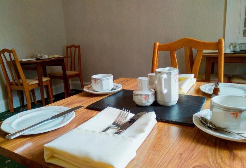 مبيت وإفطار The Laurels Guest House