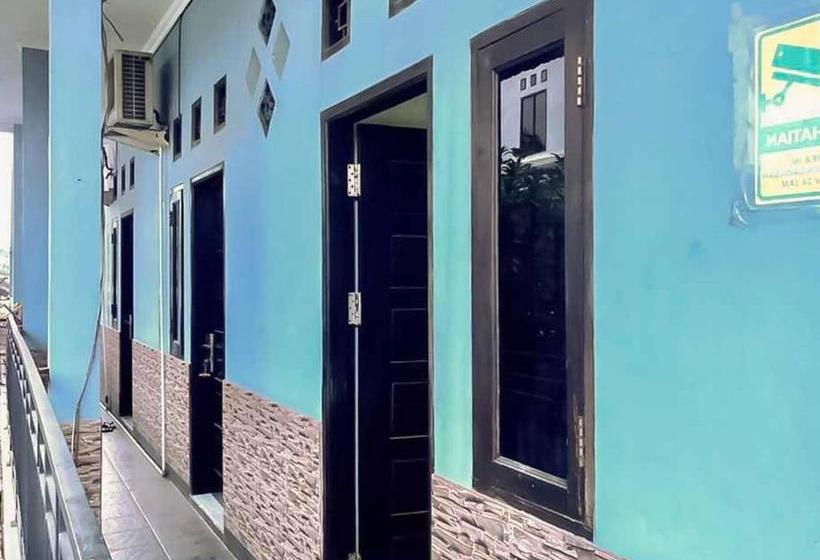 בית מלון כפרי Ai Sah Homestay Syariah Redpartner