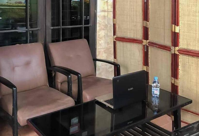 בית מלון כפרי Ai Sah Homestay Syariah Redpartner