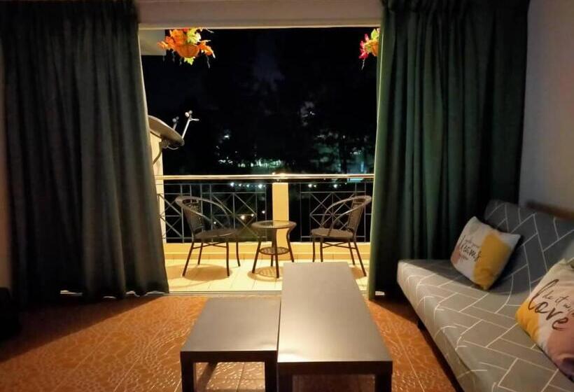 هتل Apartment Teluk Batik