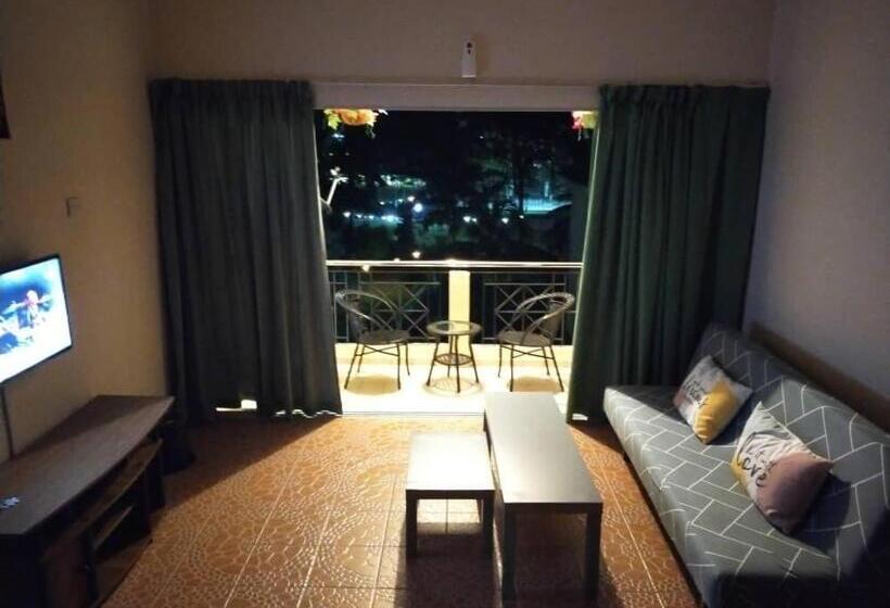 هتل Apartment Teluk Batik