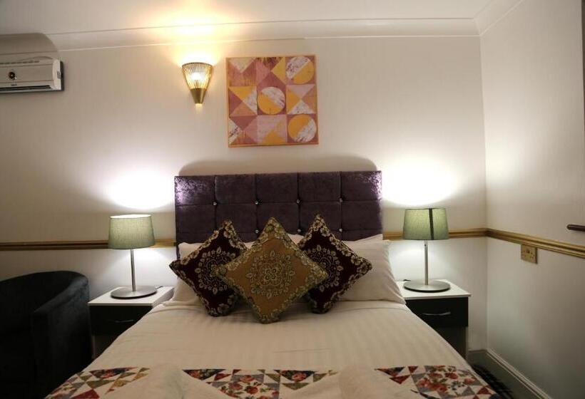 בית מלון כפרי Atz&h Inn